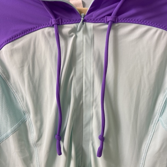 Lululemon athletic pullover - Picture 4 of 5